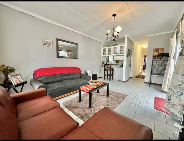 3 BEDROOM HOUSE FOR SALE IN SILVERSANDS